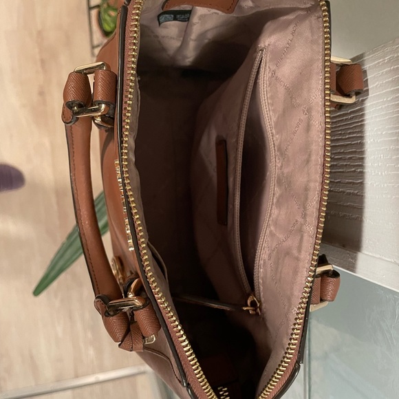 Michael Kors Purse - Picture 5 of 6